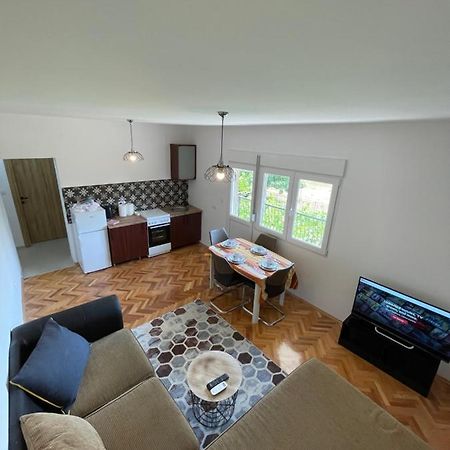 Entire 1-Bedroom Apartment With Free Parking Podgorica Exterior photo