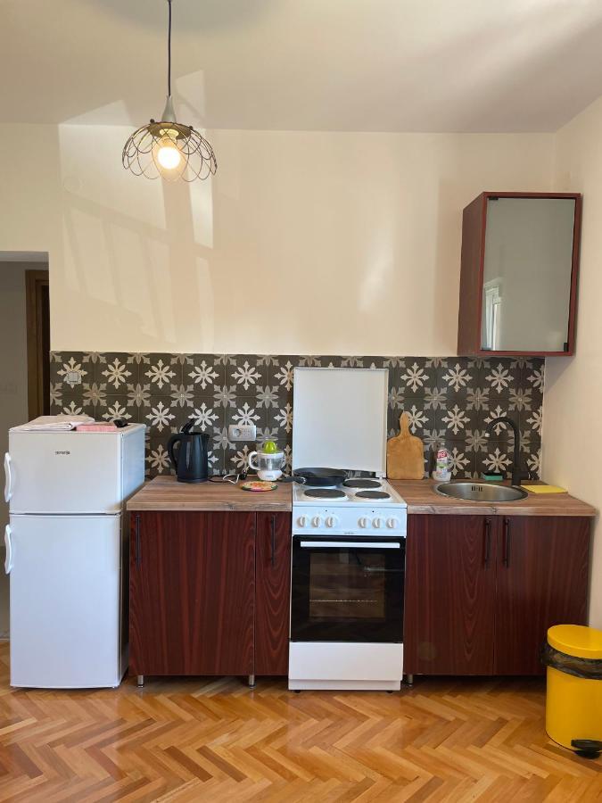 Entire 1-Bedroom Apartment With Free Parking Podgorica Exterior photo